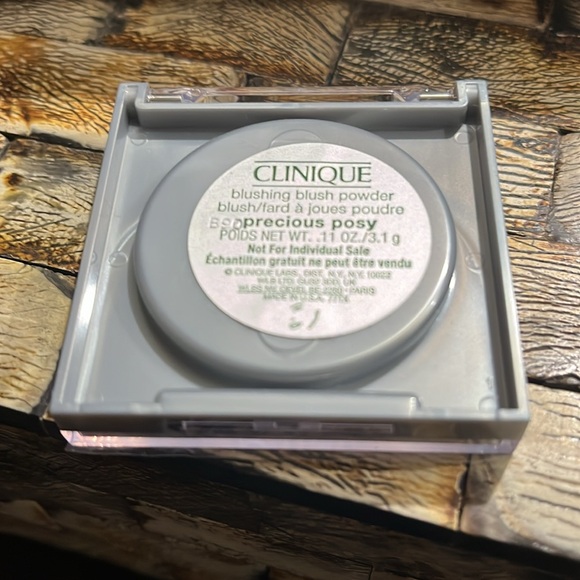 HOST PICK🎉🎈NWT CLINIQUE Powder Blush/Quickliner/Pop Splash Lip Gloss/Blush Brush - Picture 6 of 11